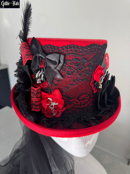 Scarlet Eye Top Hat 56cm