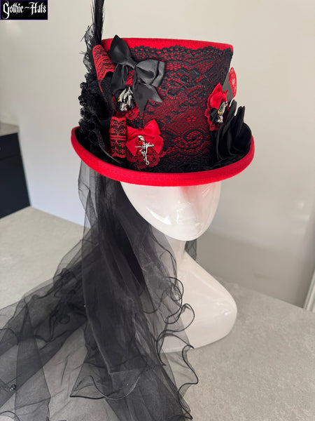 Scarlet Eye Top Hat 56cm