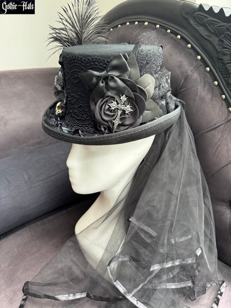 Nightwing Raven Top Hat 54cm