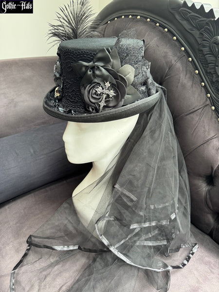 Nightwing Raven Top Hat 54cm