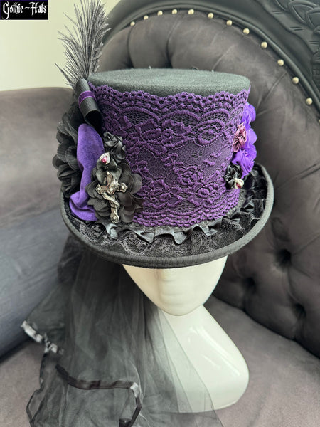 Tyrian Top Hat 55cm