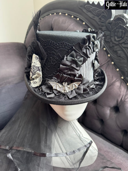 Lizzy Top Hat 56cm