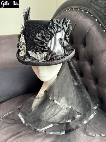Lizzy Top Hat 56cm