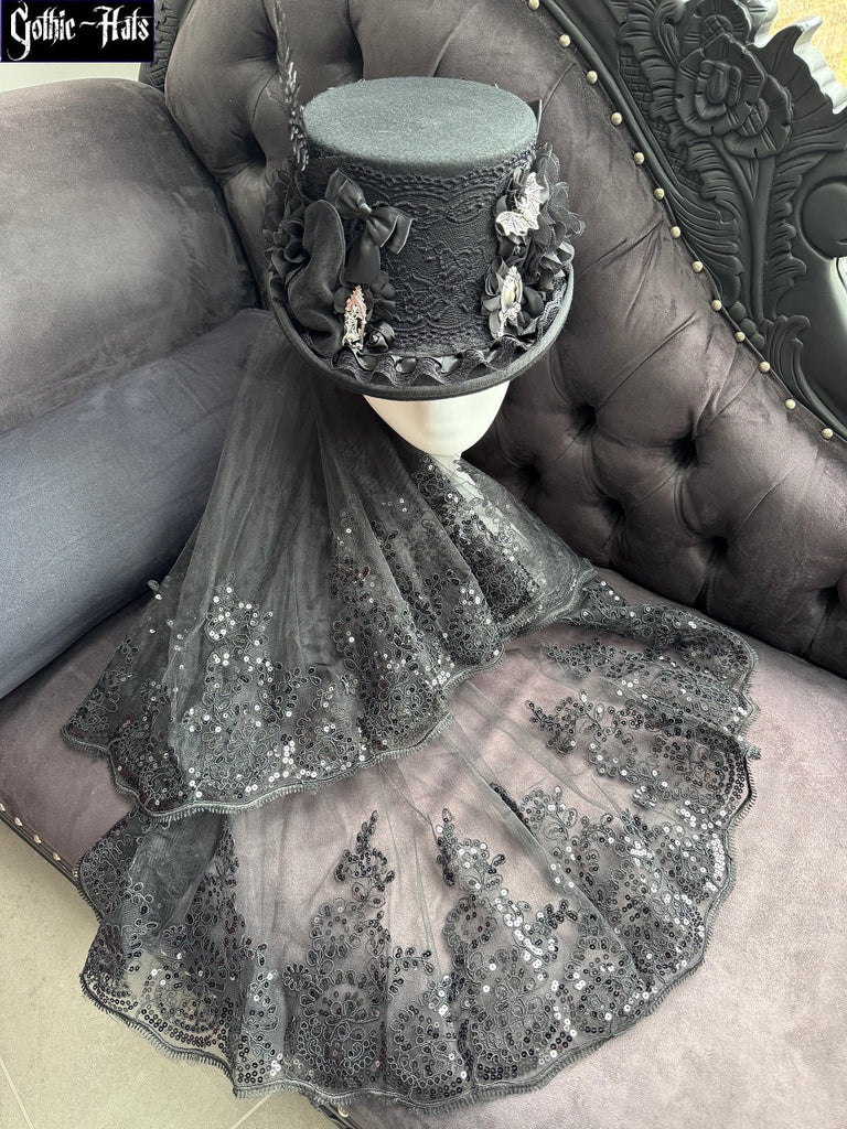 Regina Cameo Top Hat 56cm