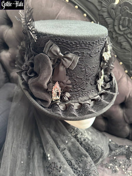 Regina Cameo Top Hat 56cm
