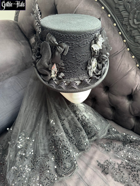 Regina Cameo Top Hat 56cm