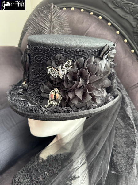 Regina Cameo Top Hat 56cm