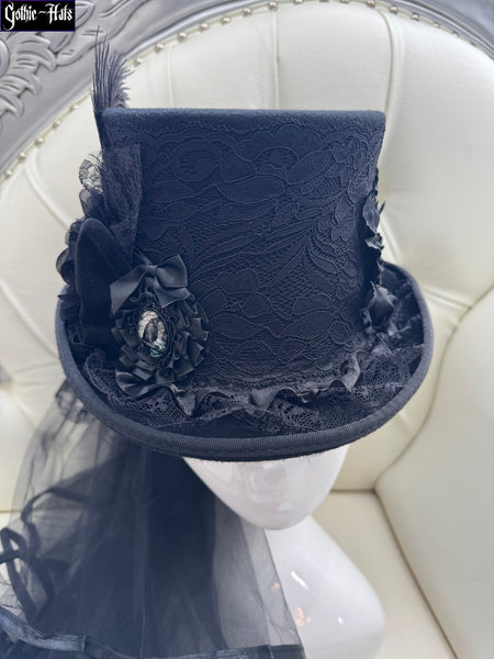 Raven/ Spider Top Hat 56cm