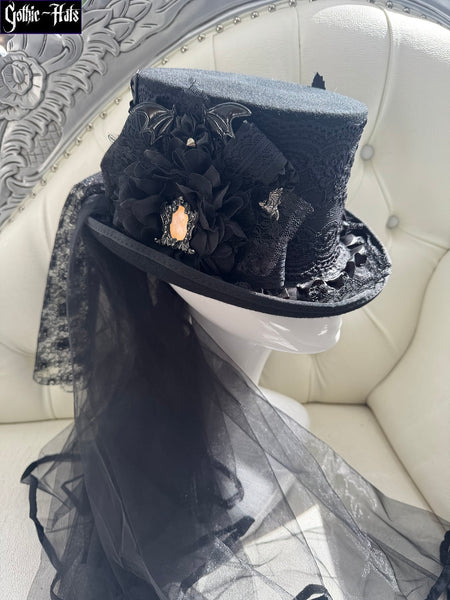 Bats Top Hat 56cm