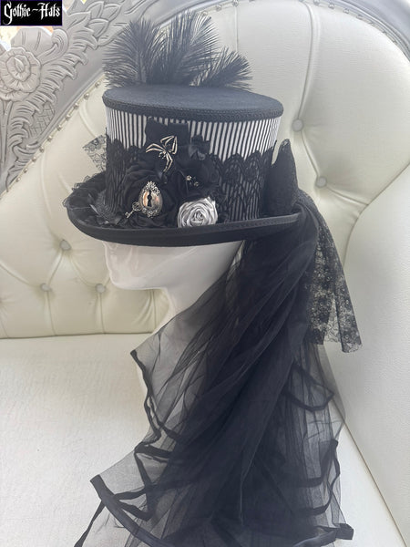 Stripe Top Hat 56cm