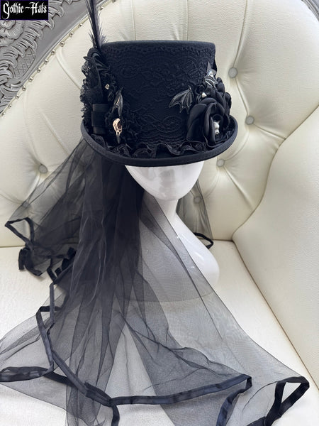 Eye Top Hat 56cm