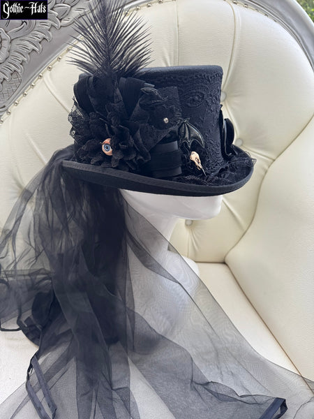 Eye Top Hat 56cm