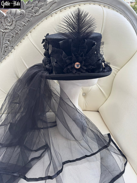 Eye Top Hat 56cm
