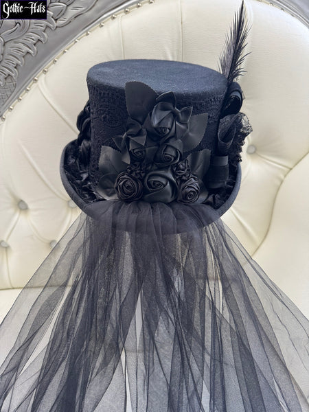 Eye Top Hat 56cm