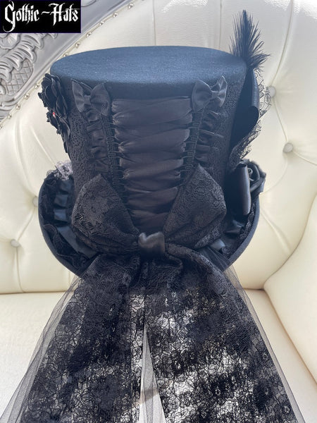 Hearts Top Hat 59cm